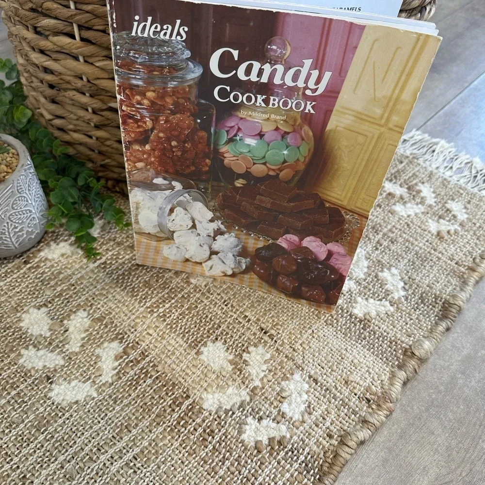 Vintage Candy Cookbook Recipes 1979 Ideals Mildred Brand Paperback CandyMaking